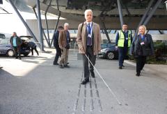 Olakšano kretanje slijepim i slabovidnim osobama na Međunarodnom aerodromu Sarajevo 